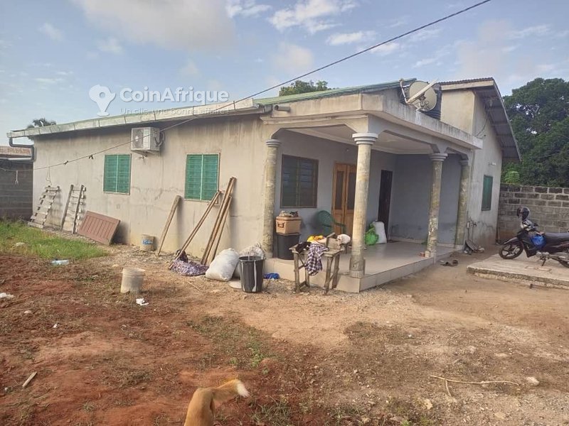 Villa luxueuse de 5 pièces avec documents complets et emplacement privilégié