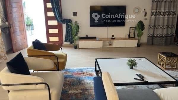 Appartement meublé 4 pièces avec climatisation et connectivité haut débit