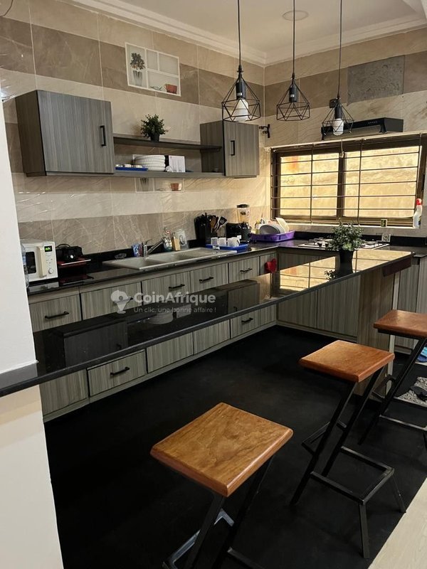 Appartement meublé 4 pièces avec climatisation et connectivité haut débit