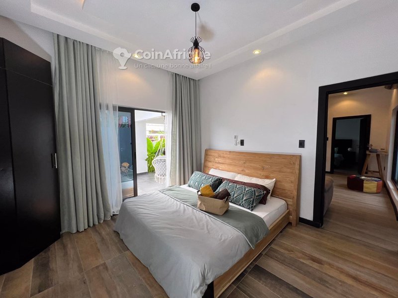 Villa luxueuse de 3 pièces avec jardin et climatisation