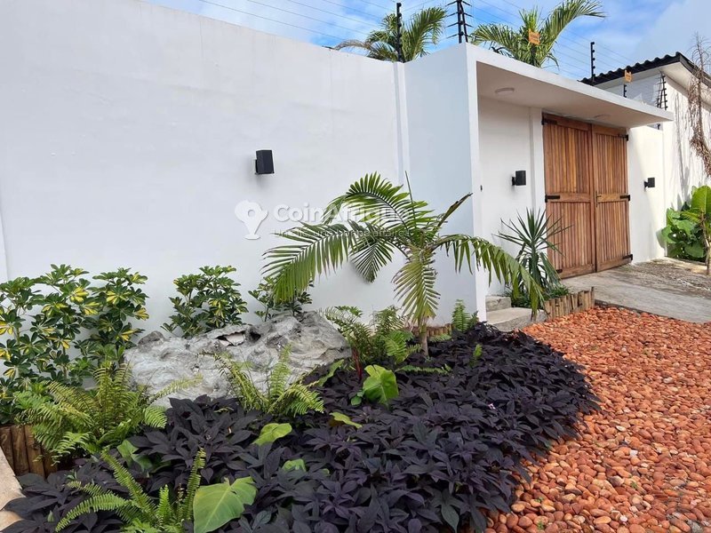 Villa luxueuse de 3 pièces avec jardin et climatisation