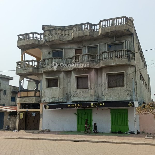 Vente d'un immeuble locatif R+2