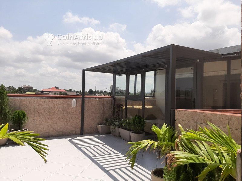 Appartement meublé d'une pièce avec solarium privé