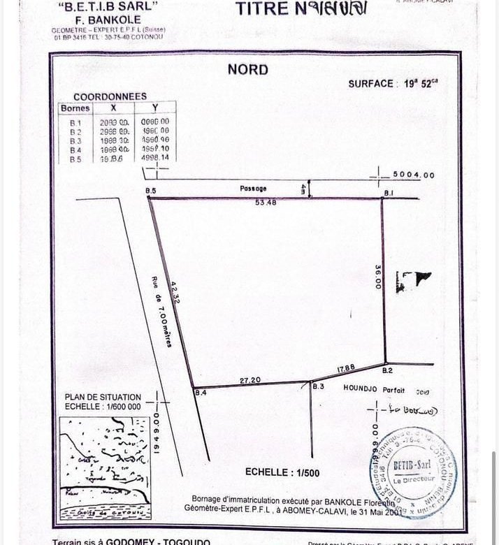 Terrain spacieux de 1952 m² avec titre foncier personnel en angle de rue