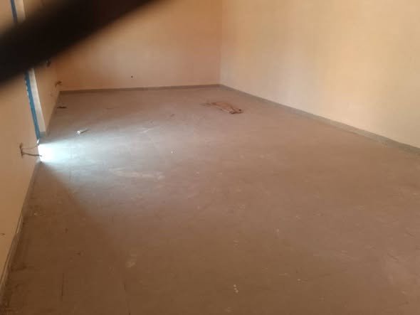 Magasin neuf en location avec accès privilégié aux services publics