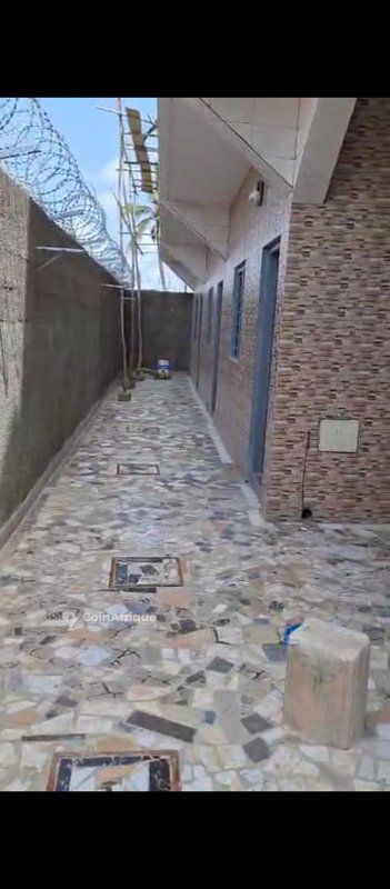 Immeuble locatif R+1 récent avec 7 appartements et revenus mensuels garantis
