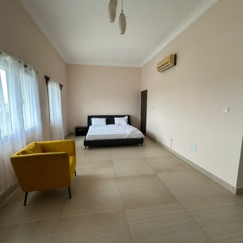 Appartement meublé de 3 pièces avec climatisation, jardin et garage