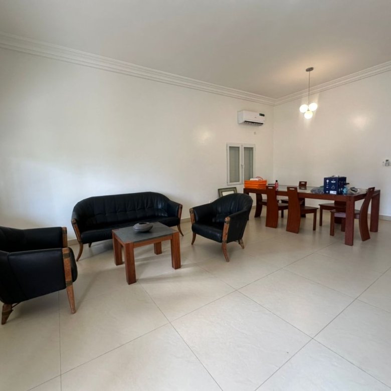 Appartement meublé de 3 pièces avec climatisation, jardin et garage