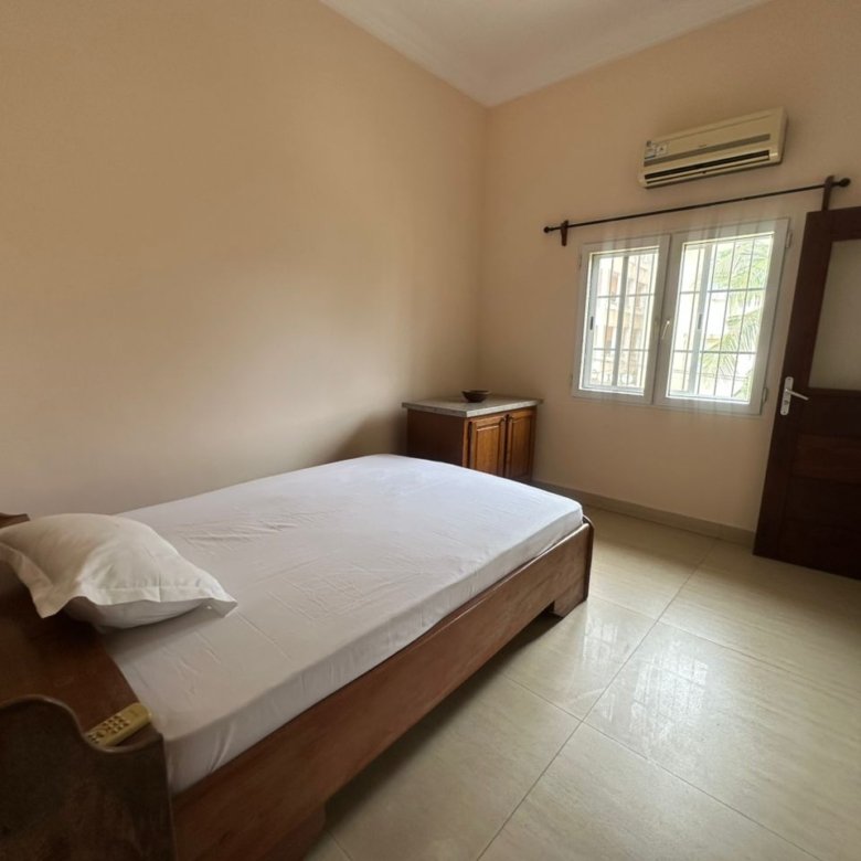 Appartement meublé de 3 pièces avec climatisation, jardin et garage