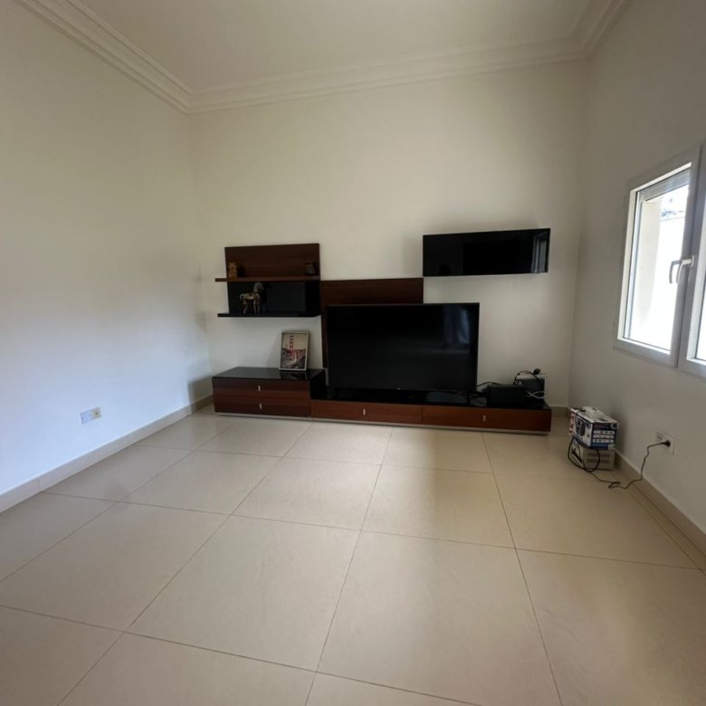 Appartement meublé de 3 pièces avec climatisation, jardin et garage