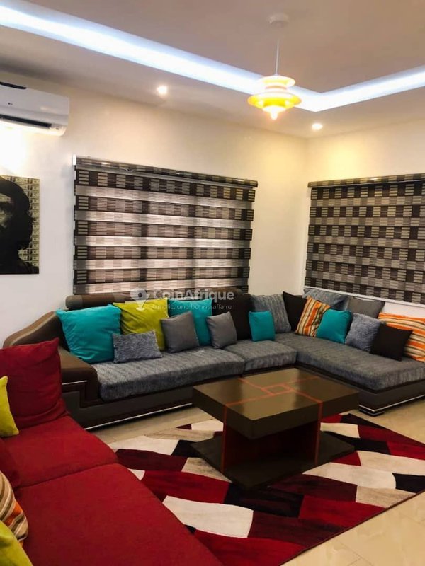 Appartement meublé de 2 chambres avec climatisation et proximité immédiate de la plage