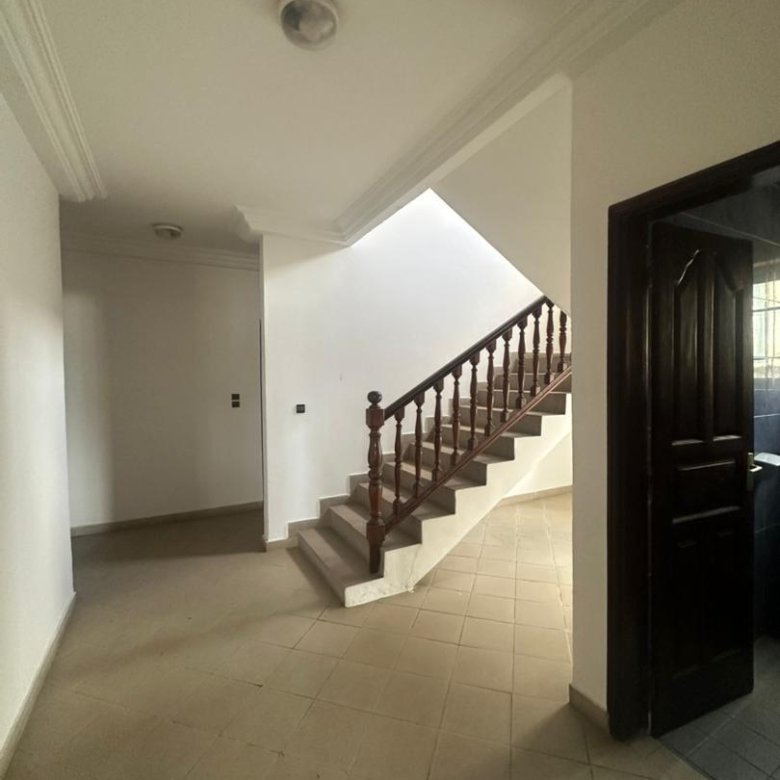 Villa luxueuse de 4 pièces avec jardin et Titre Foncier en zone résidentielle