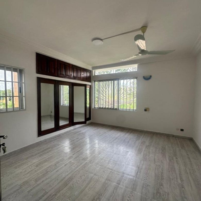 Villa luxueuse de 4 pièces avec jardin et Titre Foncier en zone résidentielle