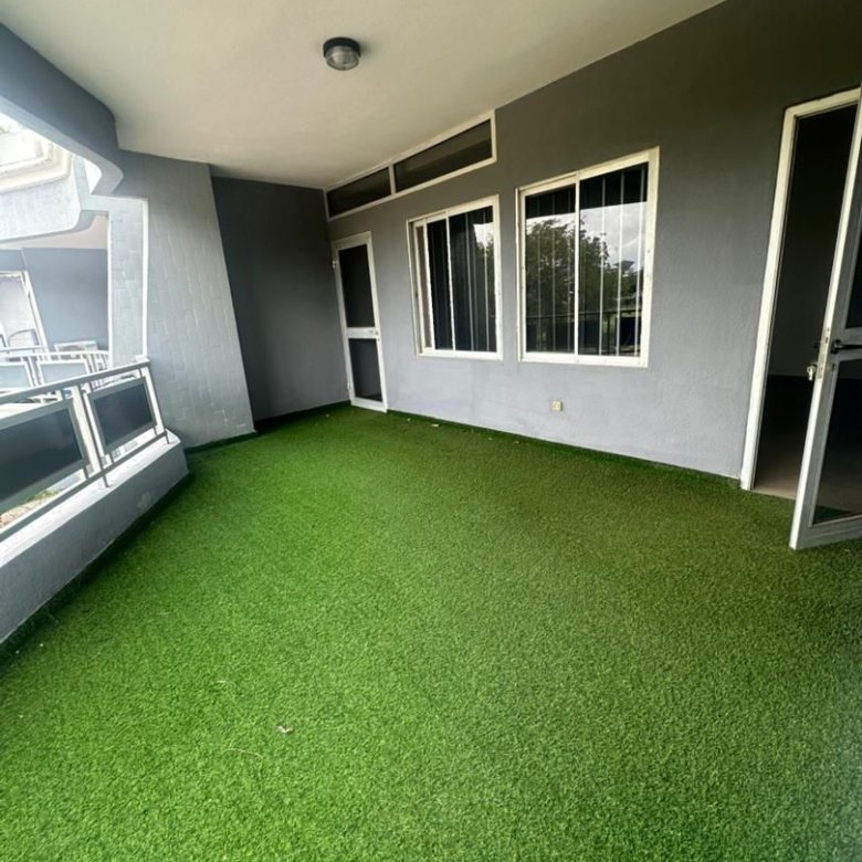 Villa luxueuse de 4 pièces avec jardin et Titre Foncier en zone résidentielle