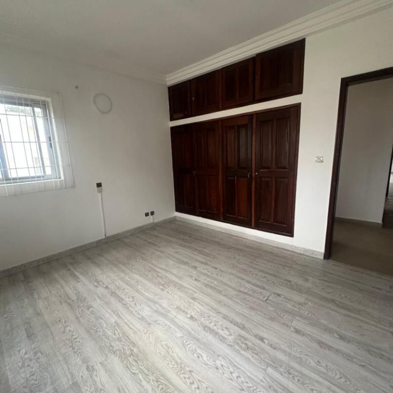 Villa luxueuse de 4 pièces avec jardin et Titre Foncier en zone résidentielle