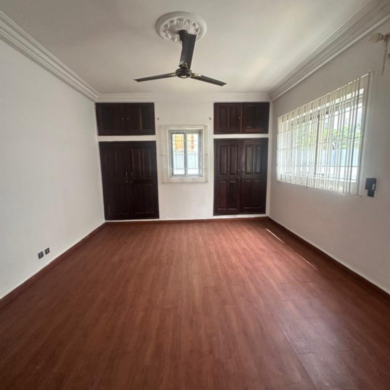 Villa luxueuse de 4 pièces avec jardin et Titre Foncier en zone résidentielle