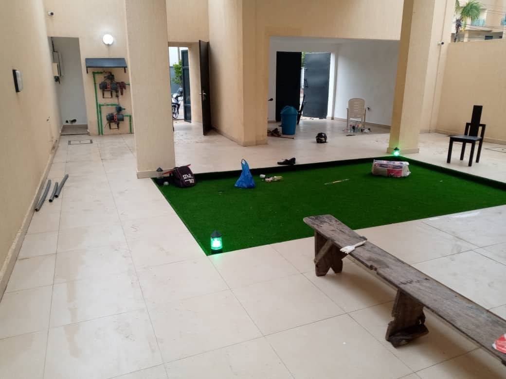 Villa luxueuse de 4 chambres avec jardin et garage double