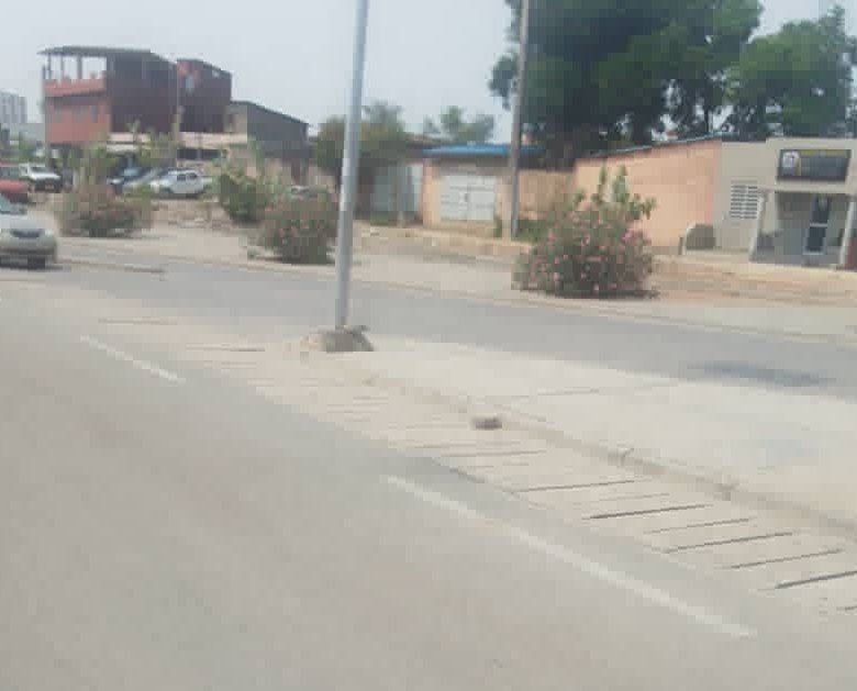 Terrain en angle de rue avec titre foncier en cours - 315 m²