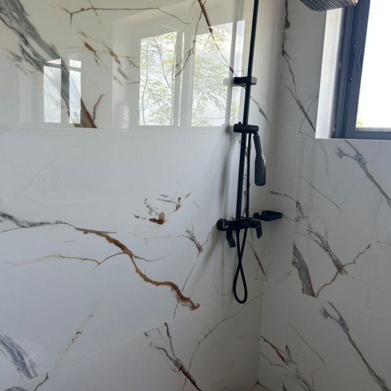 Appartement meublé 2 pièces avec services inclus et proximité plage