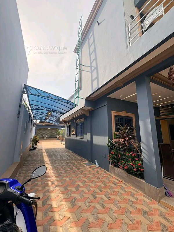 Villa luxueuse de 3 pièces avec piscine privée et espaces de détente