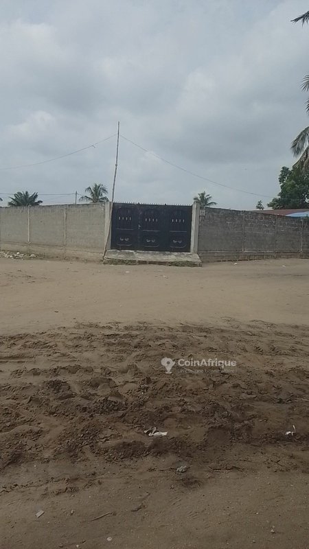 Terrain spacieux de 400 m² idéal pour projet immobilier