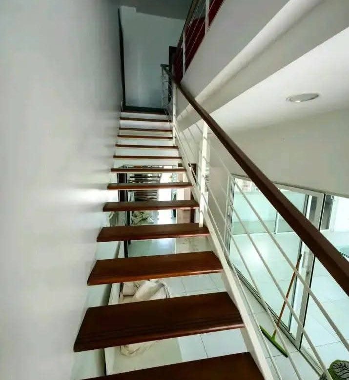 Villa duplex de 4 chambres avec jardin et titre foncier