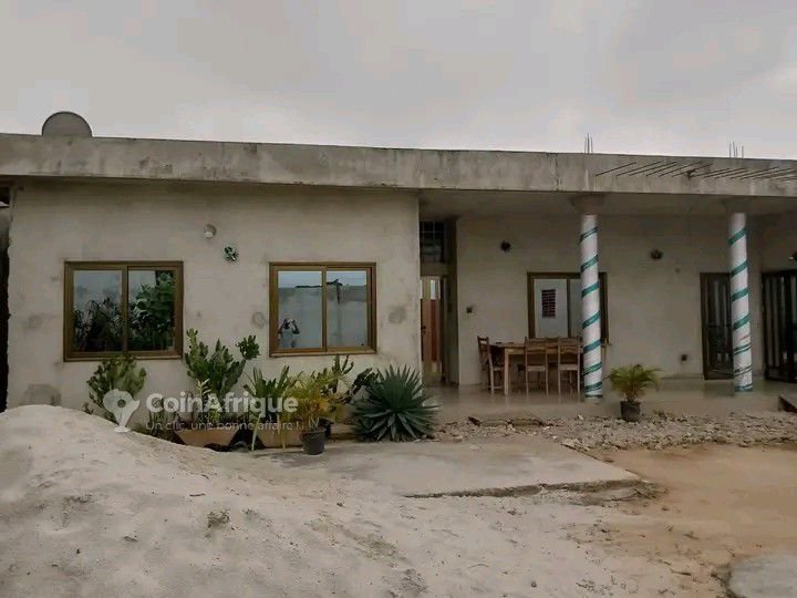 Villa luxueuse R+2 avec 4 chambres et titre foncier personnel