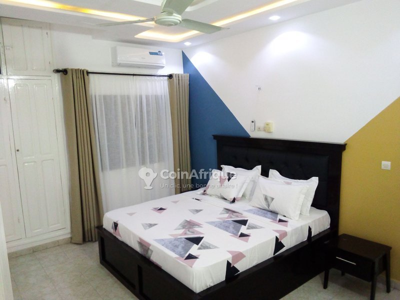 Appartement meublé de 7 pièces avec vue spectaculaire sur la mer et jardin