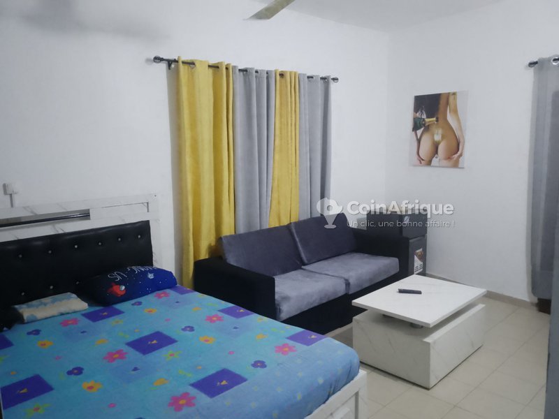 Studio meublé avec balcon et connexion internet illimitée
