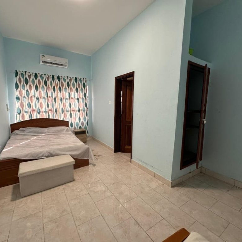 Villa luxueuse de 5 pièces avec piscine et climatisation intégrale