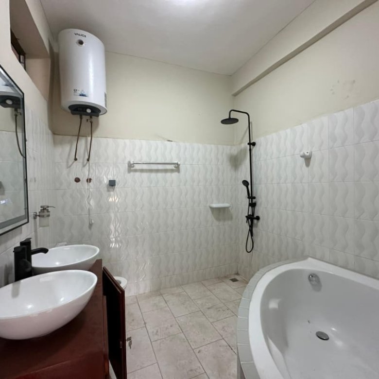 Villa luxueuse de 5 pièces avec piscine et climatisation intégrale