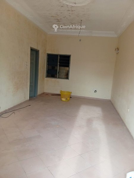 Appartement meublé avec entrée personnelle et accès véhicule en rez-de-chaussée