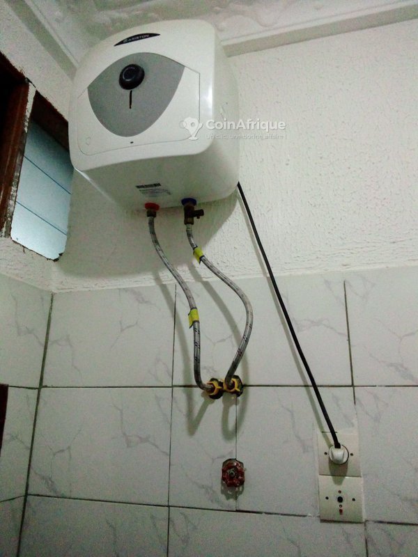 Studio meublé climatisé d'une pièce avec fibre optique et services inclus