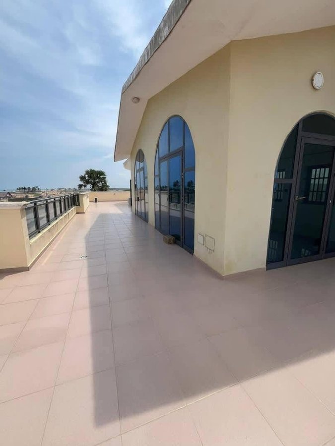 Villa luxueuse de 4 pièces avec jardin, terrasse et vue sur mer