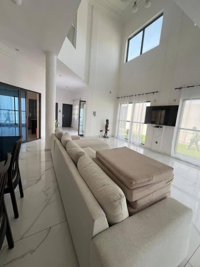 Villa luxueuse de 4 pièces avec jardin, terrasse et vue sur mer