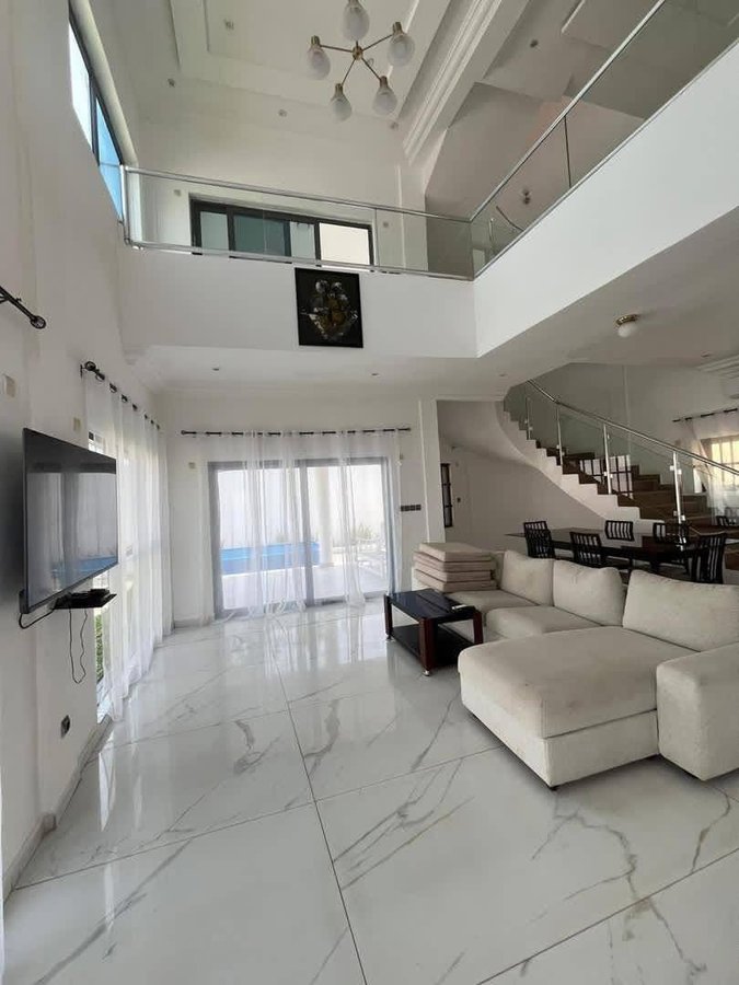 Villa luxueuse de 4 pièces avec jardin, terrasse et vue sur mer