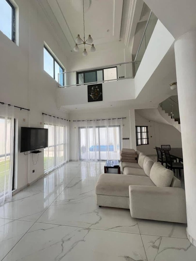 Villa luxueuse de 4 pièces avec jardin, terrasse et vue sur mer