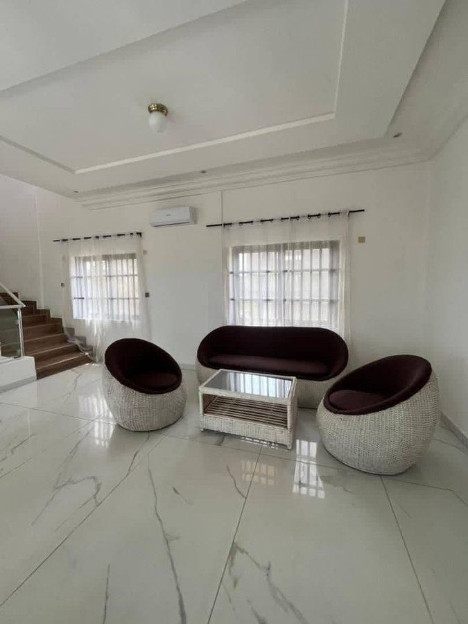 Villa luxueuse de 4 pièces avec jardin, terrasse et vue sur mer