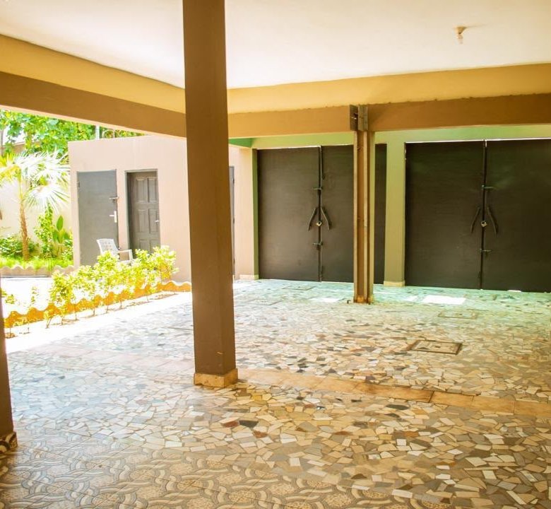 Villa luxueuse de 3 pièces meublée avec gardiennage jour et nuit
