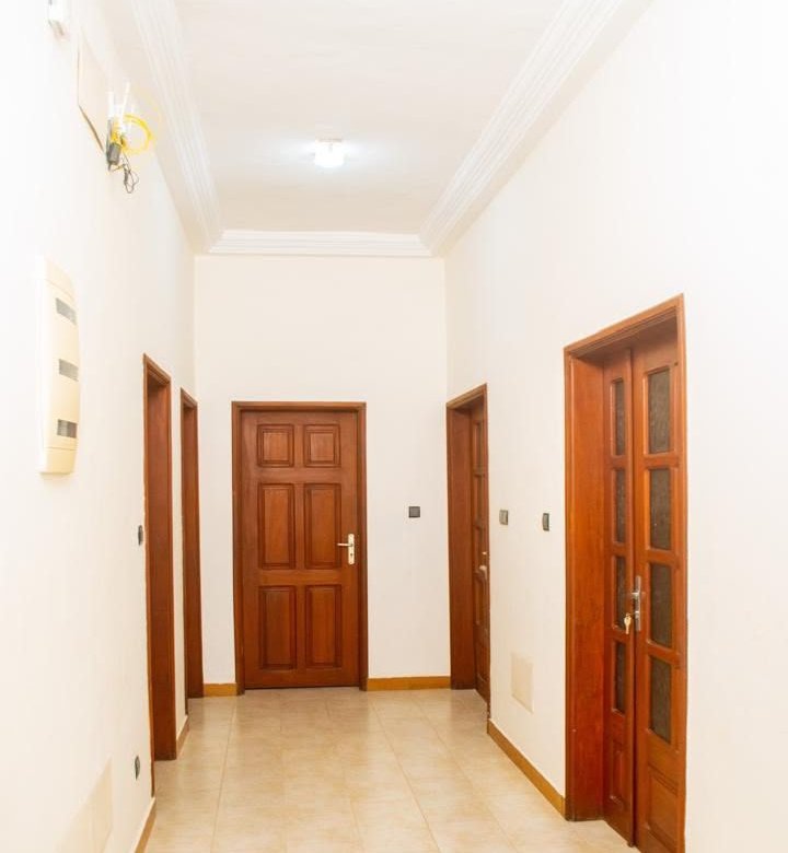 Villa luxueuse de 3 pièces meublée avec gardiennage jour et nuit