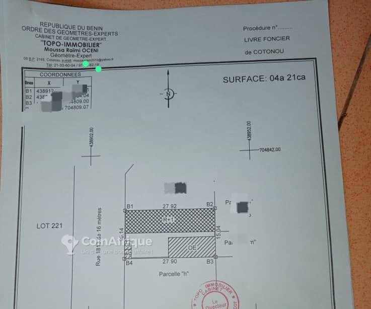 Terrain spacieux de 421 m² avec attestation de récasement et accès via voie pavée