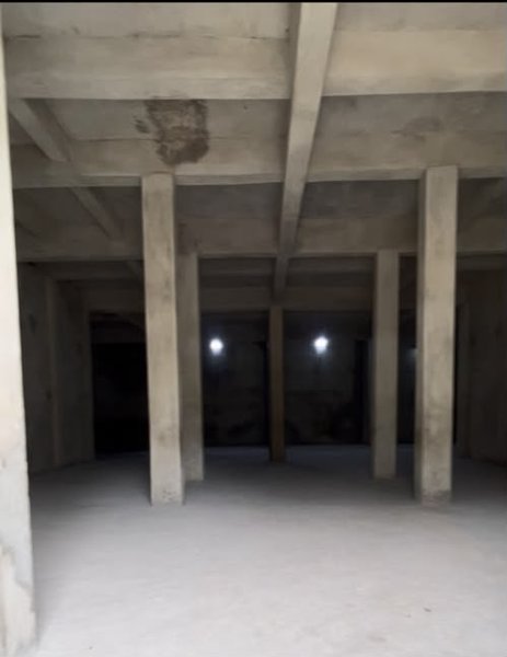 Magasin spacieux de 480 m² idéalement situé et facilement accessible
