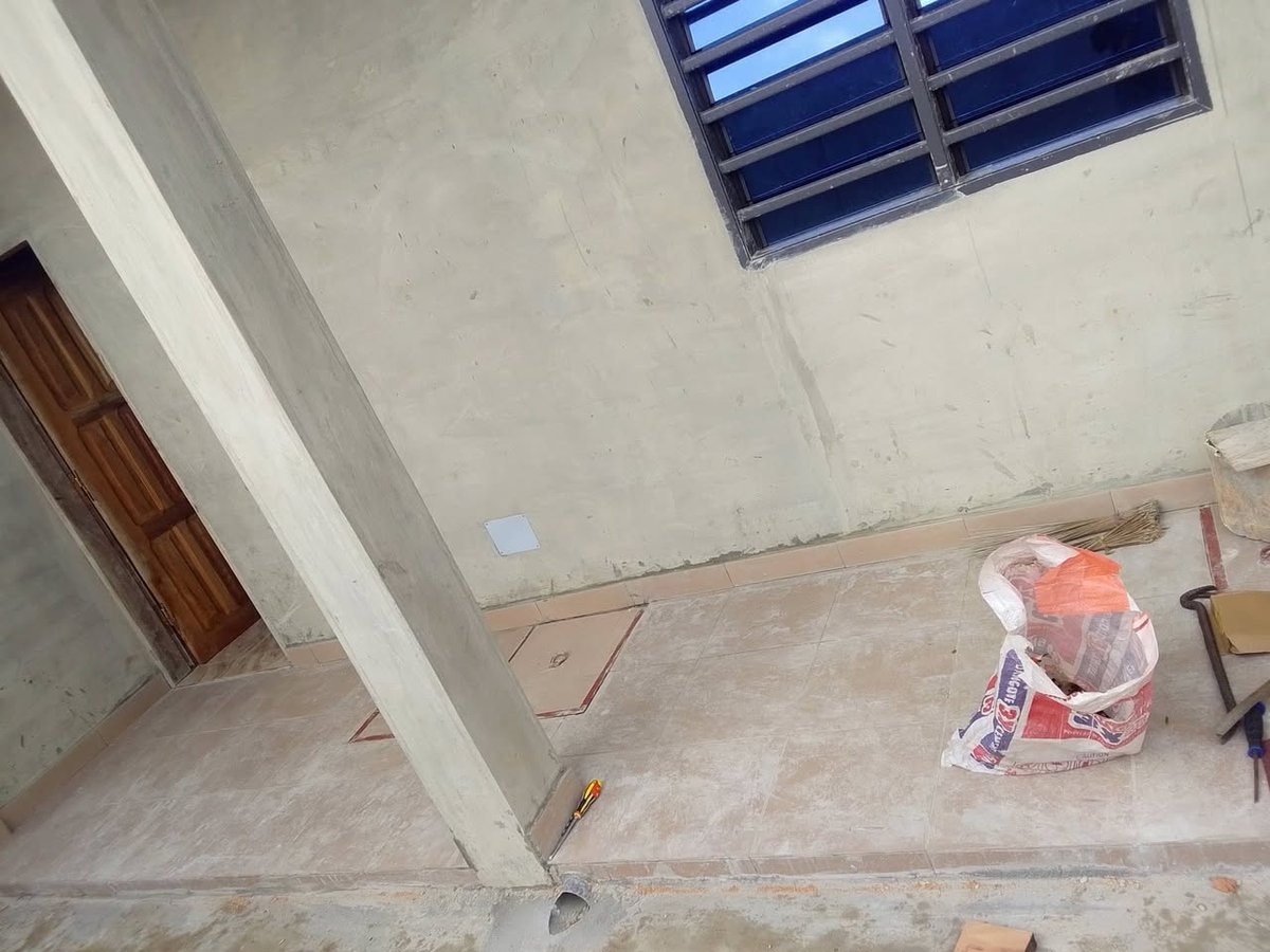 Studio neuf avec terrasse et arrière-cour en location idéale pour ménages