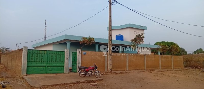 Villa luxueuse de 3 pièces avec garage spacieux et arrière-cour