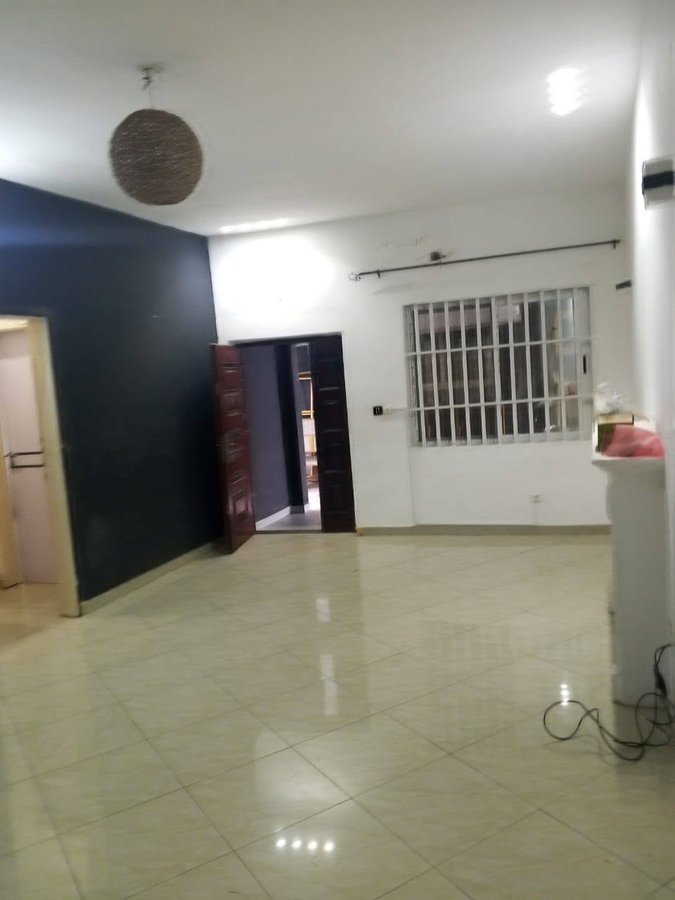 Appartement 2 pièces avec terrasse et sanitaires haut de gamme
