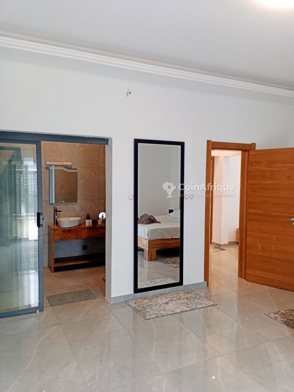 Appartement meublé de standing avec terrasses et garage spacieux