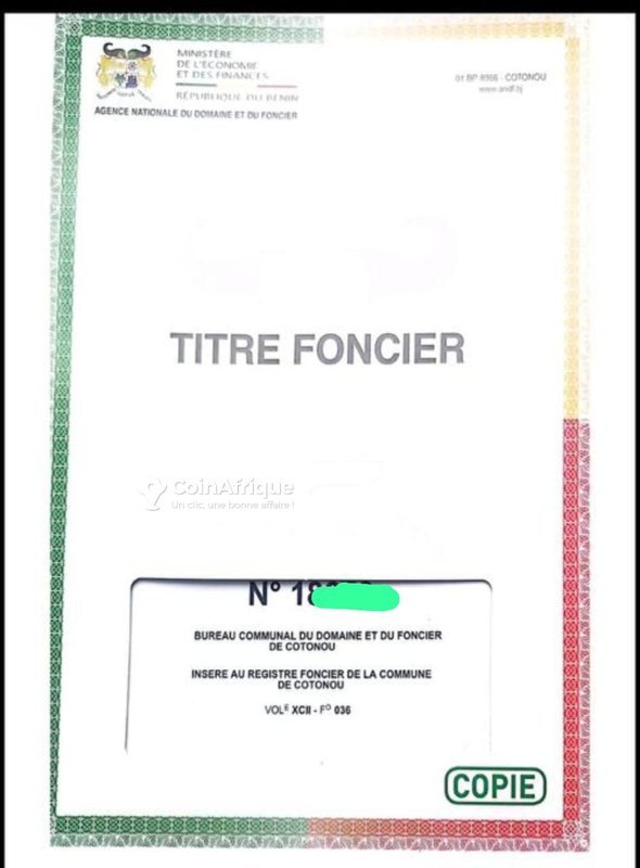 Terrain en angle de rue avec titre foncier et levé topographique