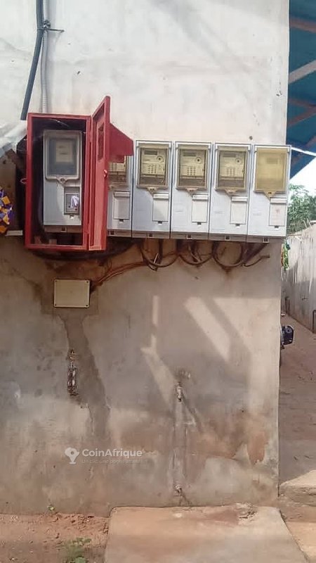 Villa spacieuse de 5 pièces avec forage et revenus locatifs