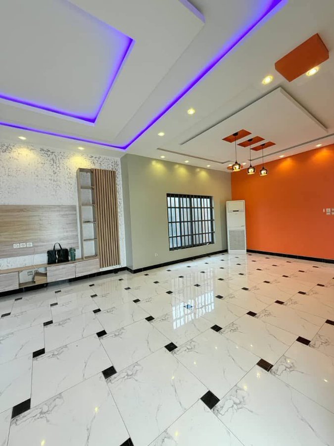 Villa luxueuse de 3 chambres avec cour gazonnée et climatisation intégrale