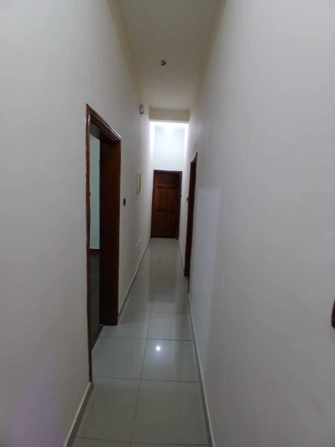 Appartement cosy de 2 pièces avec salles d'eau privatives et plafond staffé